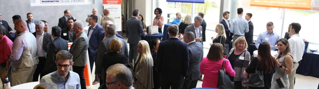 Crowd networking at the Retail Smarter Conference. 