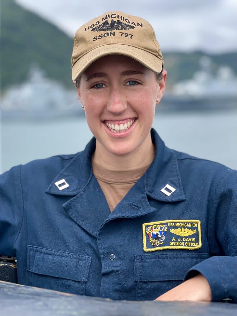 Alana Davis smiling